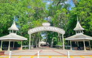 gate from parking area with boardwalk and gazebos at silver springs state park ocala