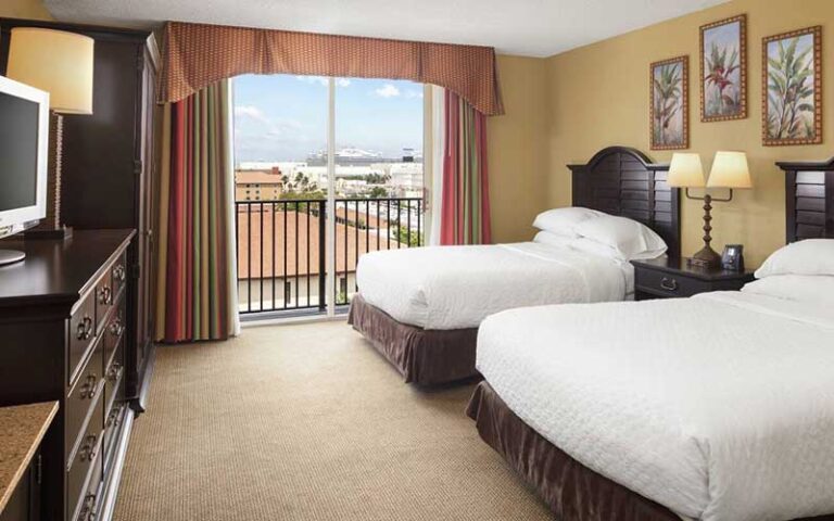 double bed suite with balcony cruise port view at embassy suites 17th street fort lauderdale