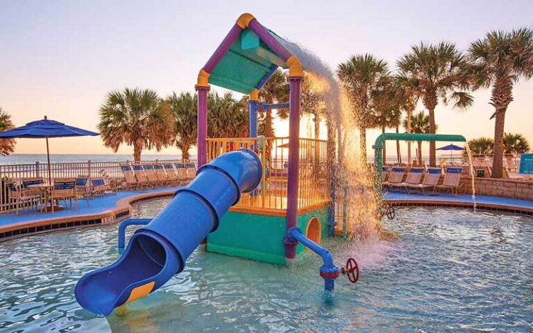 kids splash area with pool at club wyndham ocean walk daytona beach