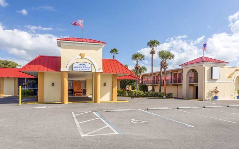 exterior of motel with parking at howard johnson by wyndham lakeland