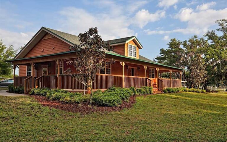 red wood cabin building at westgate river ranch resort rodeo