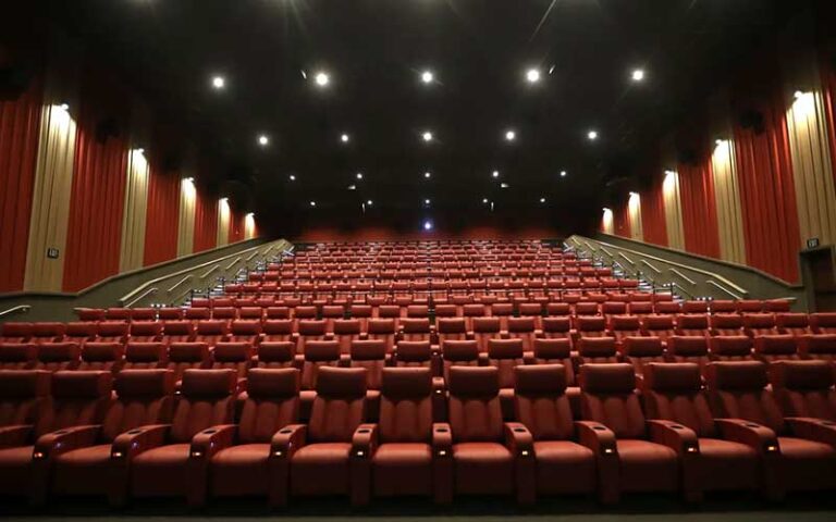 theater seating with red reclining chairs at cmx cinemas fallschase tallahassee