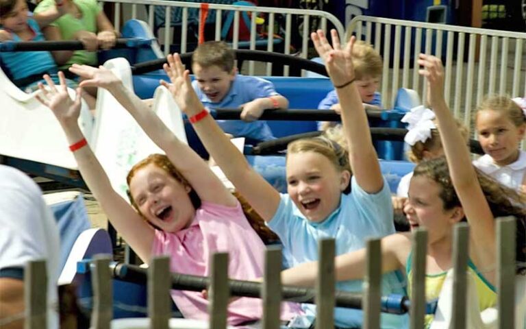 kids riding coaster at splash city adventures pensacola