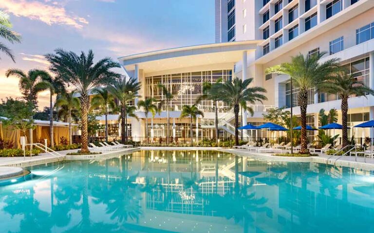 pool deck with hotel and blue lighting at jw marriott orlando bonnet creek resort spa