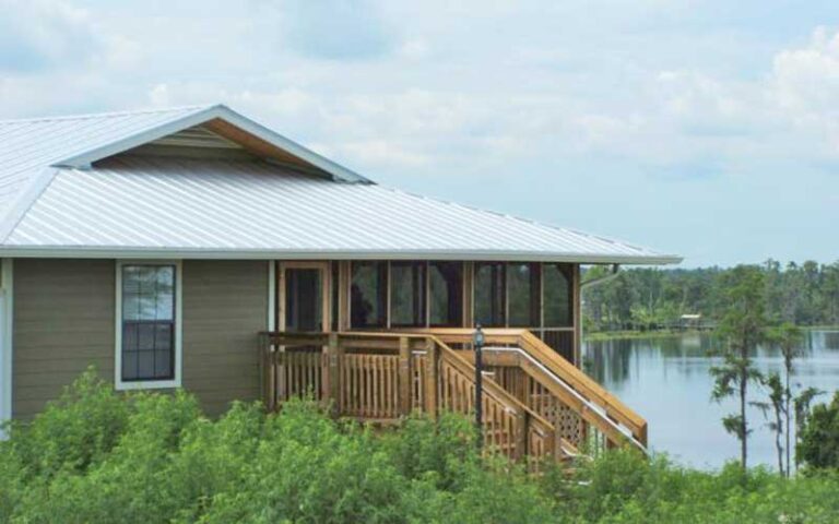 cabin with metal roof and steps lakeside at lake louisa state park clermont orlando