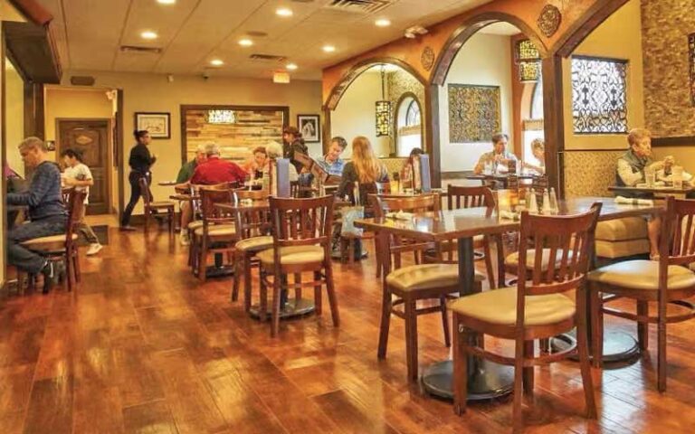 dining room interior with diners at latinos y mas restaurant ocala