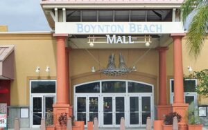 exterior front entrance shopping center at boynton beach mall