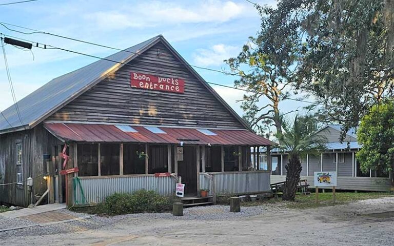 rustic shack style restaurant at boon docks panama city beach