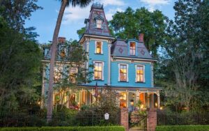 victorian mansion with blue siding at magnolia plantation bed breakfast inn gainesville