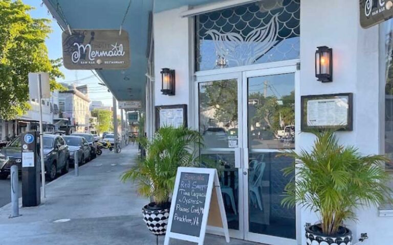 diner exterior sidewalk and corner entrance at thirsty mermaid key west