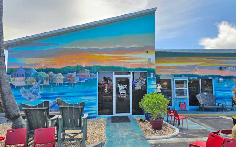 diner exterior with wall mural at jazzys mainely lobster cocoa beach