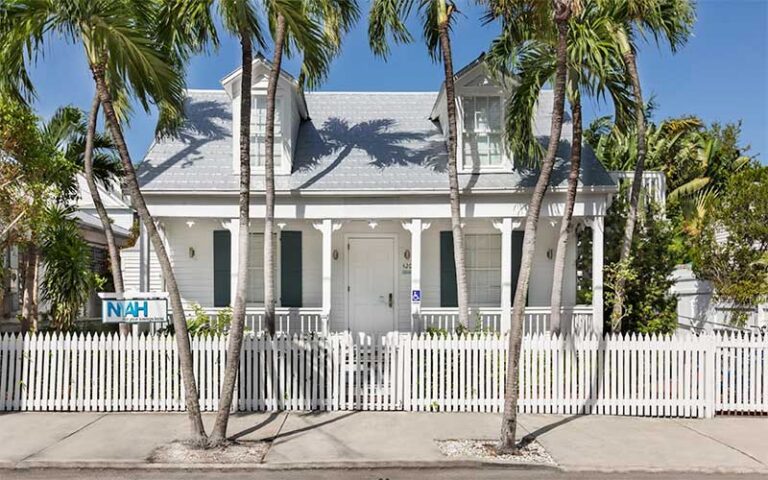 front exterior of cottage style hotel office lobby at nyah key west