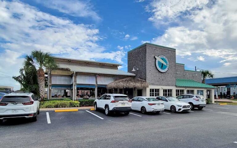 front exterior of restaurant with parking at long doggers cocoa beach