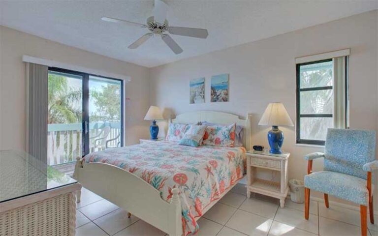 queen bed suite with view at silver surf anna maria island at bradenton beach