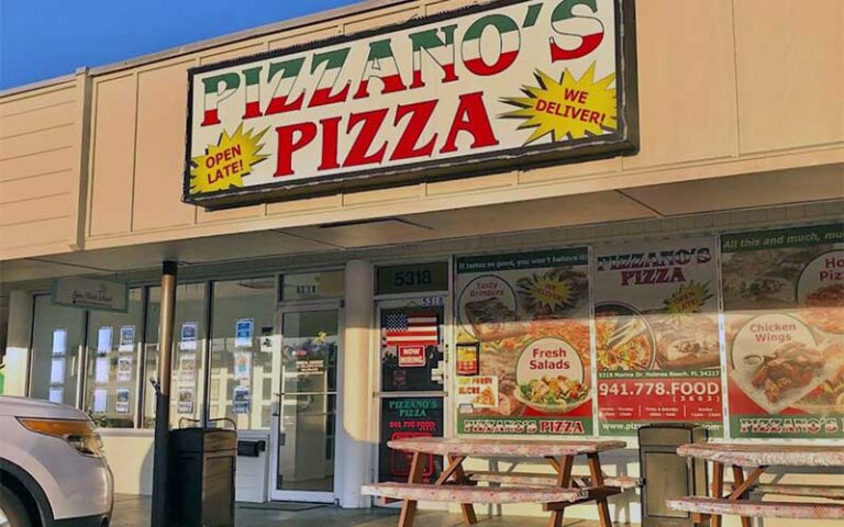 store front of pizza restaurant at island shopping center holmes beach anna maria island